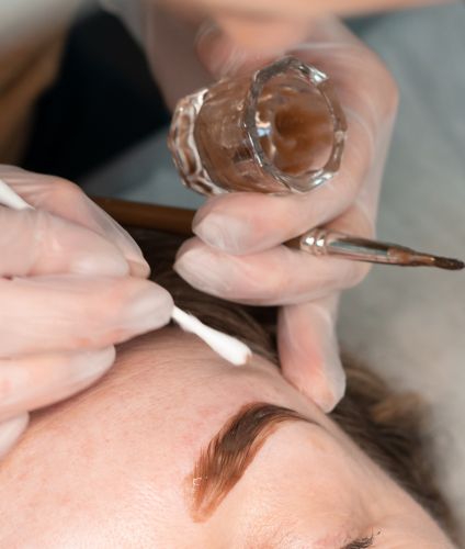 Eyebrows and Eyelash Tinting9